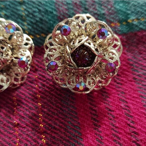 Sarah Coventry Clip On Earrings Aurora Filligree 3 Demensional Flowers - Picture 5 of 10